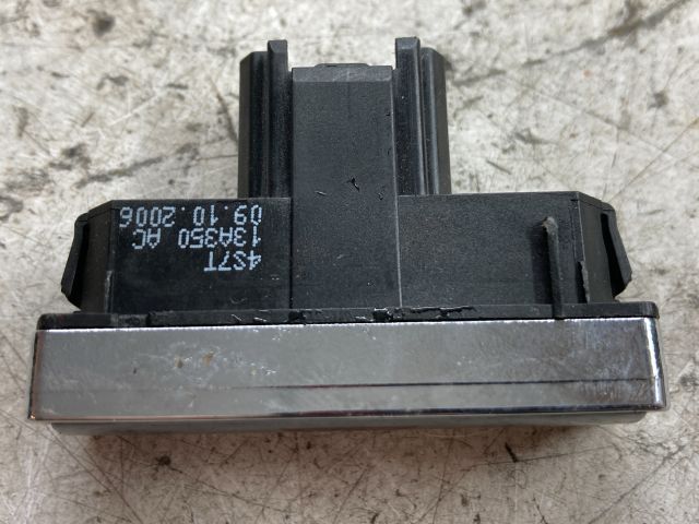 bontott FORD MONDEO III Vészvillogó Kapcsoló