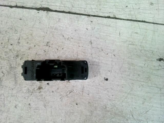 bontott FORD MONDEO III Vészvillogó Kapcsoló