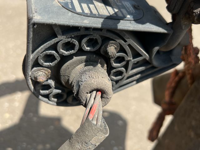 bontott FORD MONDEO III Vonóhorog