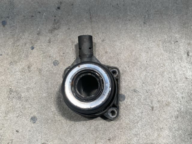 bontott FORD MONDEO IV Kinyomó Csapágy