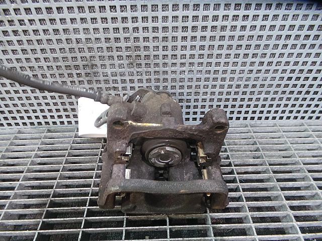 bontott FORD MONDEO IV Jobb hátsó Féknyereg Munkahengerrel