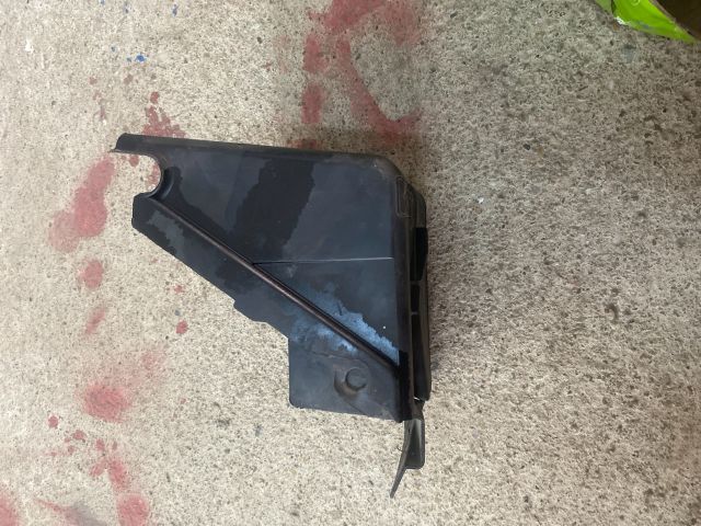 bontott FORD MONDEO IV Akkumulátor Fedél