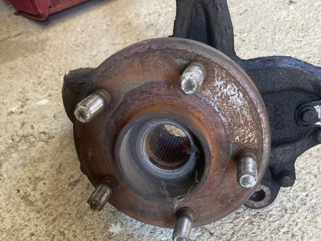 bontott FORD MONDEO IV Bal első Csonkállvány