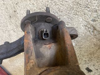 bontott FORD MONDEO IV Bal első Csonkállvány