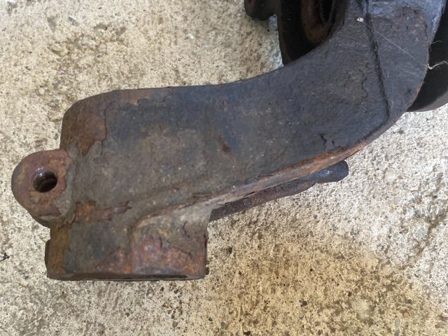 bontott FORD MONDEO IV Bal első Csonkállvány