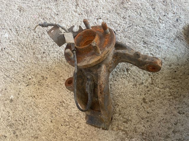 bontott FORD MONDEO IV Jobb első Csonkállvány