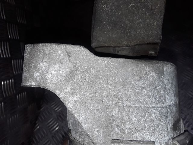 bontott FORD MONDEO IV Motor Tartó Bak Jobb