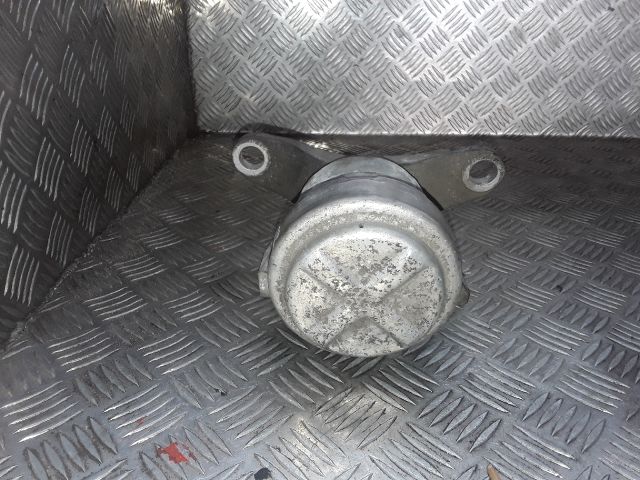 bontott FORD MONDEO IV Motor Tartó Bak Jobb