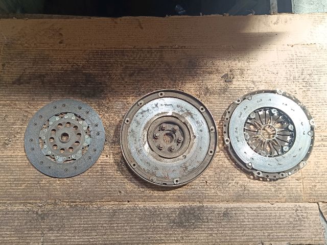 bontott FORD MONDEO IV Kettős tömegű Lendkerék