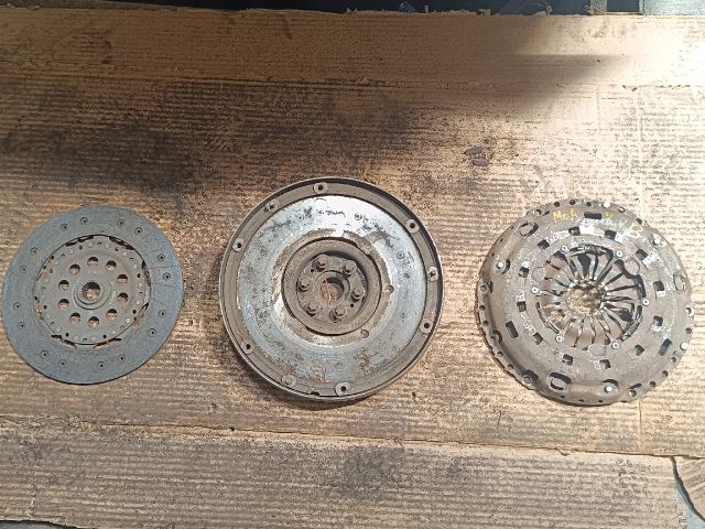 bontott FORD MONDEO IV Kettős tömegű Lendkerék