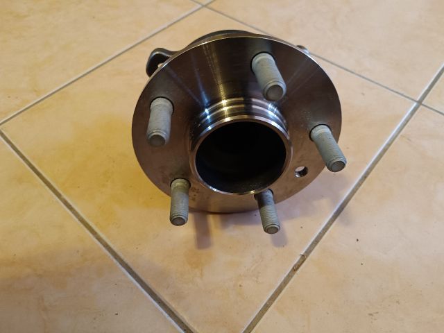 bontott FORD MONDEO IV Hátsó Kerékagy (Pozíciófüggetlen)