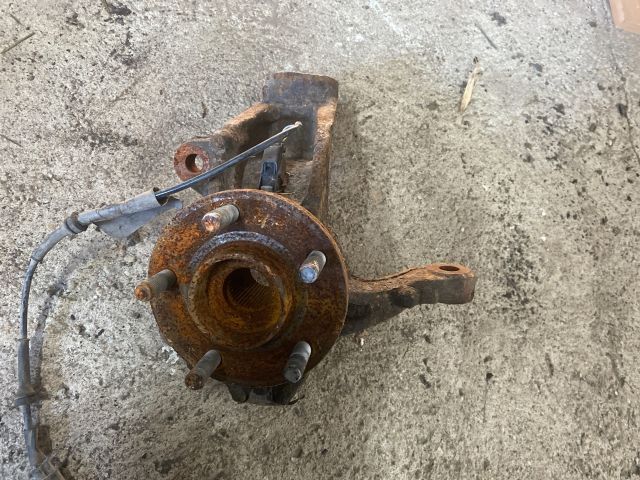 bontott FORD MONDEO IV Bal első Csonkállvány