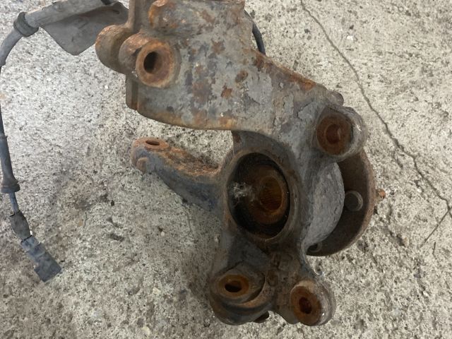 bontott FORD MONDEO IV Bal első Csonkállvány