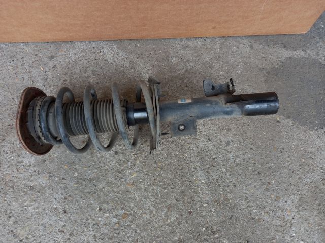 bontott FORD MONDEO IV Bal első Gólyaláb (Lengécsillapító, Rugó)