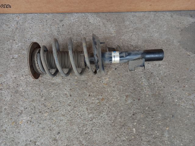 bontott FORD MONDEO IV Bal első Gólyaláb (Lengécsillapító, Rugó)