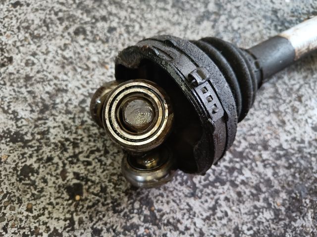 bontott FORD MONDEO IV Bal Féltengely