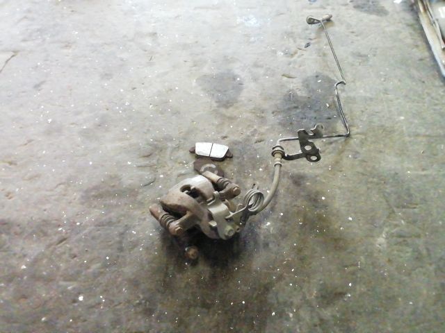 bontott FORD MONDEO IV Bal hátsó Féknyereg Munkahengerrel