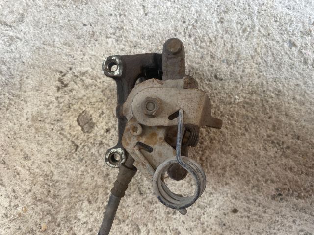 bontott FORD MONDEO IV Bal hátsó Féknyereg Munkahengerrel