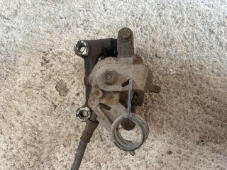 bontott FORD MONDEO IV Bal hátsó Féknyereg Munkahengerrel