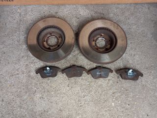 bontott FORD MONDEO IV Első Pár Féktárcsa