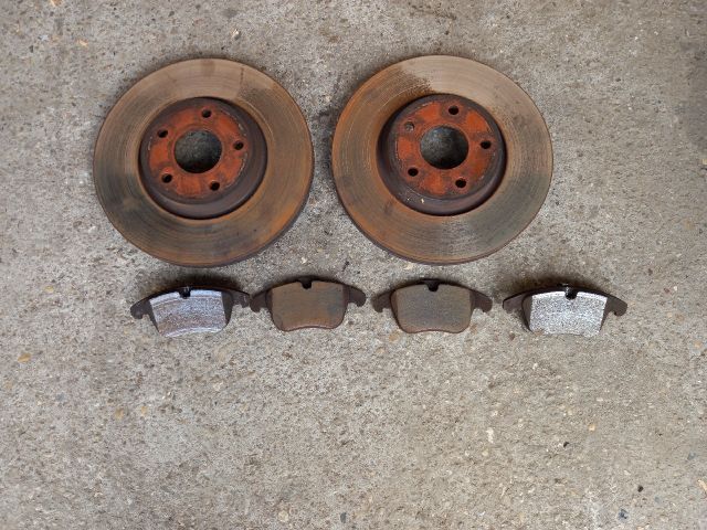 bontott FORD MONDEO IV Első Pár Féktárcsa