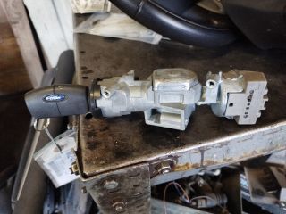 bontott FORD MONDEO IV Gyújtáskapcsoló Házzal