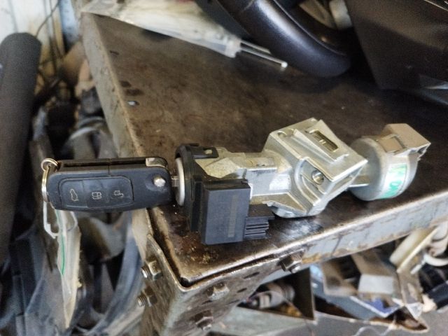 bontott FORD MONDEO IV Gyújtáskapcsoló Házzal