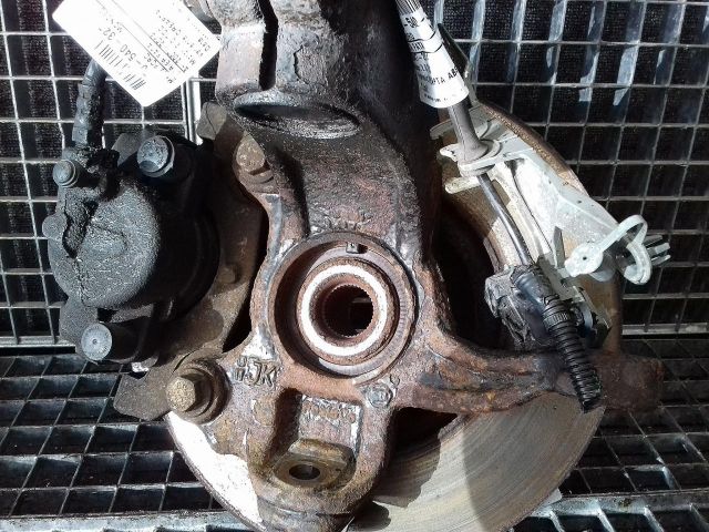 bontott FORD MONDEO IV Jobb első Csonkállvány