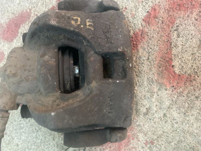 bontott FORD MONDEO IV Jobb első Féknyereg Munkahengerrel