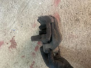 bontott FORD MONDEO IV Jobb első Féknyereg Munkahengerrel