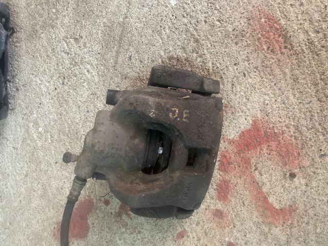 bontott FORD MONDEO IV Jobb első Féknyereg Munkahengerrel