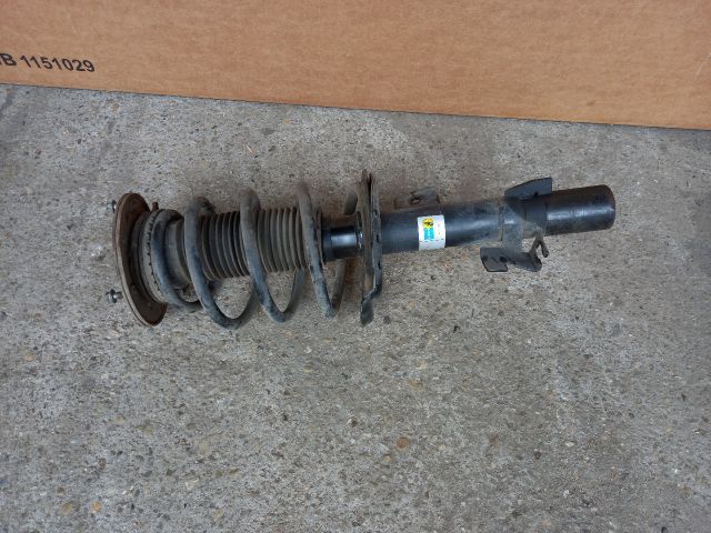 bontott FORD MONDEO IV Jobb első Gólyaláb (Lengécsillapító, Rugó)