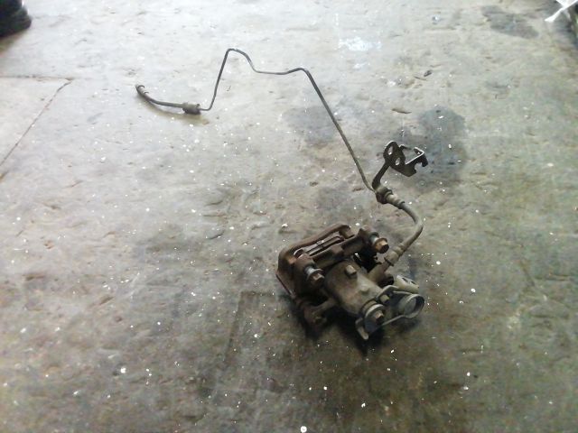 bontott FORD MONDEO IV Jobb hátsó Féknyereg Munkahengerrel