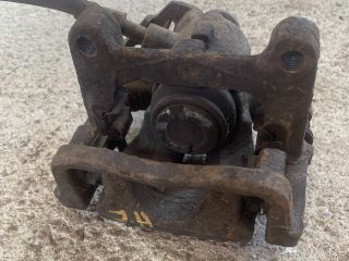 bontott FORD MONDEO IV Jobb hátsó Féknyereg Munkahengerrel