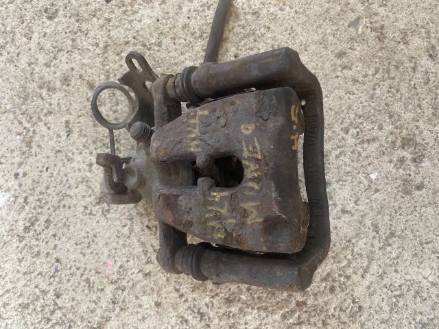 bontott FORD MONDEO IV Jobb hátsó Féknyereg Munkahengerrel