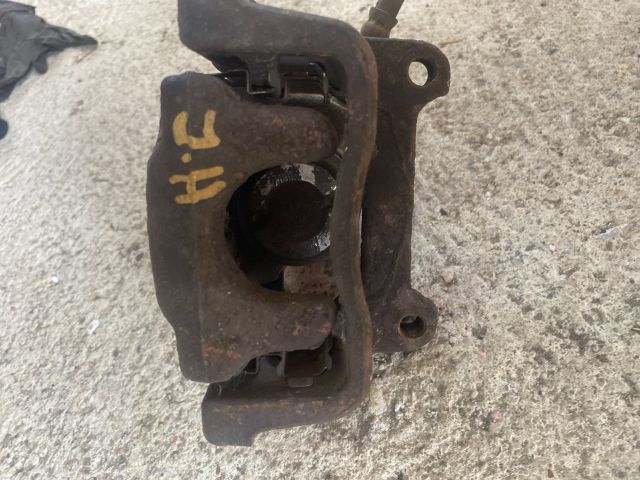 bontott FORD MONDEO IV Jobb hátsó Féknyereg Munkahengerrel