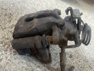 bontott FORD MONDEO IV Jobb hátsó Féknyereg Munkahengerrel