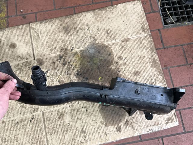 bontott FORD MONDEO IV Légbeömlő Cső