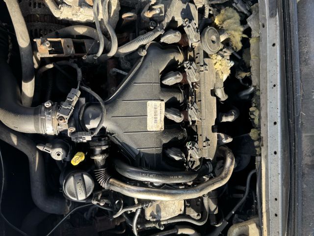 bontott FORD MONDEO IV Motor (Fűzött blokk hengerfejjel)