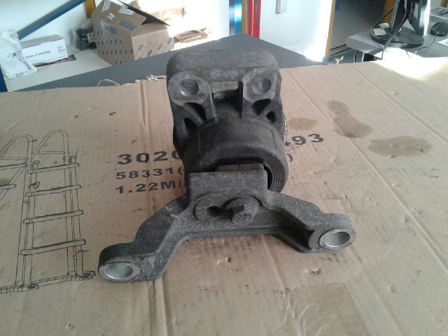 bontott FORD MONDEO IV Motor Tartó Bak Jobb