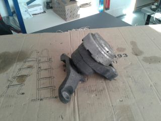 bontott FORD MONDEO IV Motor Tartó Bak Jobb