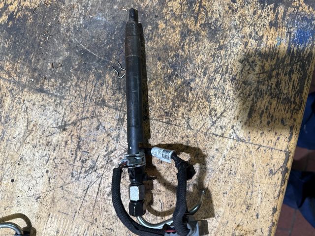 bontott FORD MONDEO IV Porlasztó (1 db)