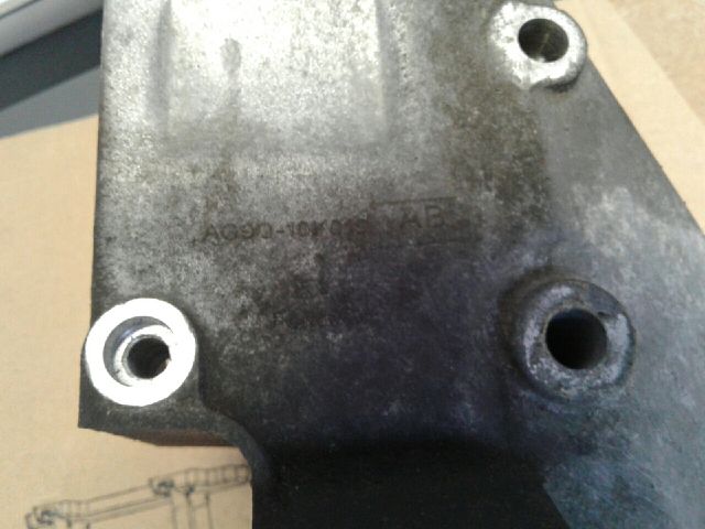 bontott FORD MONDEO IV Szervó Tartó Bak Szíjfeszítővel