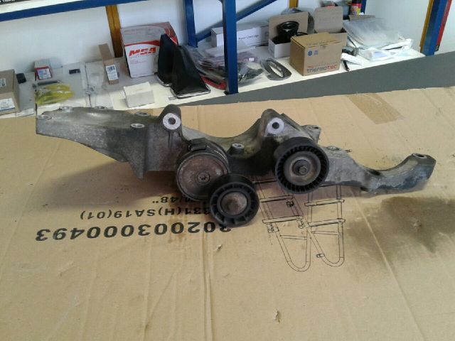 bontott FORD MONDEO IV Szervó Tartó Bak Szíjfeszítővel