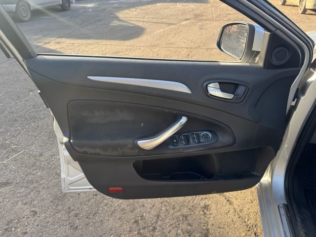 bontott FORD MONDEO IV Üzemanyag Szivattyú