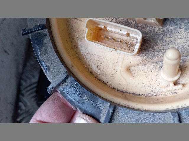 bontott FORD MONDEO IV Üzemanyagszint Jeladó