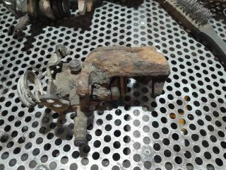 bontott FORD MONDEO IV Bal hátsó Féknyereg Munkahengerrel