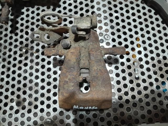 bontott FORD MONDEO IV Bal hátsó Féknyereg Munkahengerrel