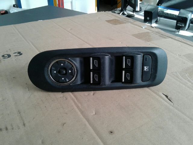 bontott FORD MONDEO IV Bal első Ablakemelő Kapcsoló