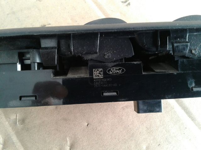 bontott FORD MONDEO IV Bal első Ablakemelő Kapcsoló